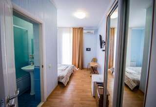 Гостиница Altin Николаевка Двухместный номер с 1 кроватью и балконом стандарт-2