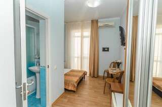 Гостиница Altin Николаевка Двухместный номер с 1 кроватью и балконом стандарт-1